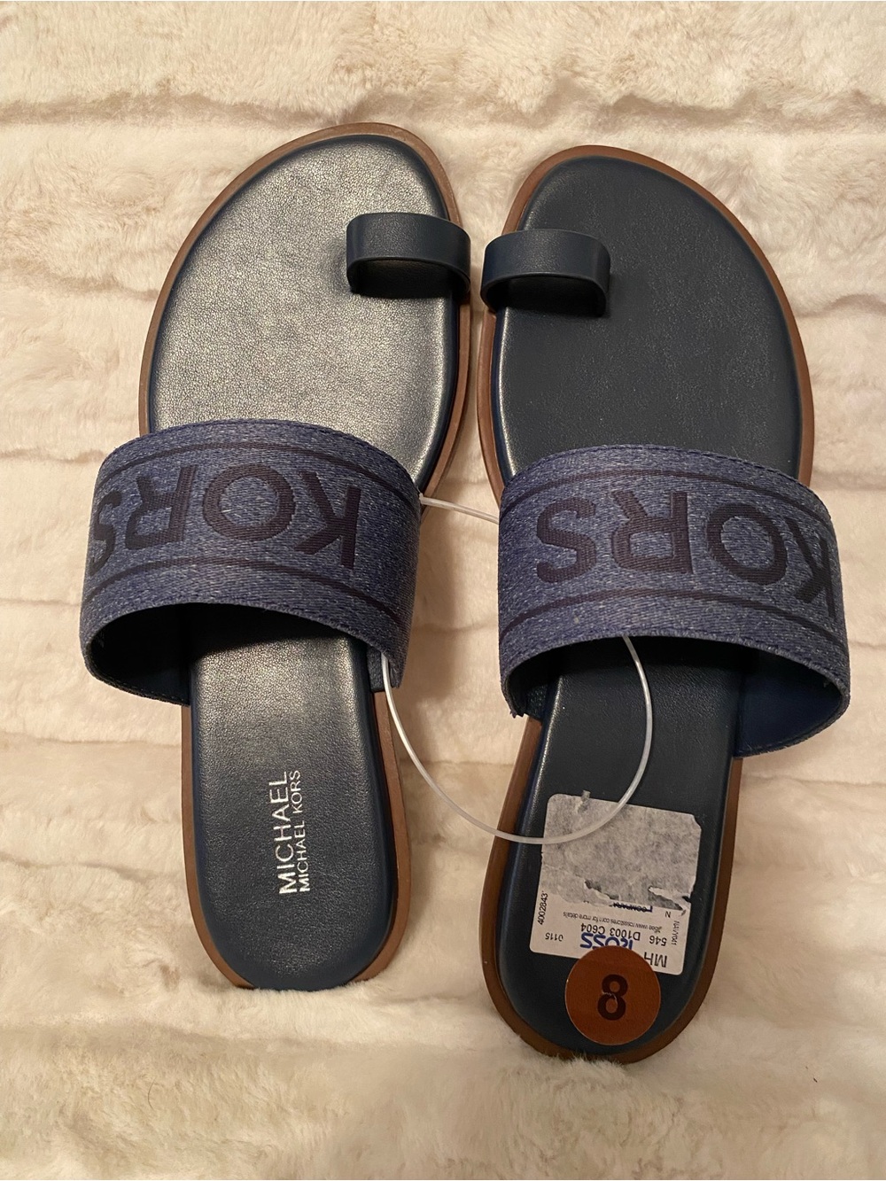 ❤️Flash SALE❤️Brand New Michael Kors Sandals - Picture 3 of 5